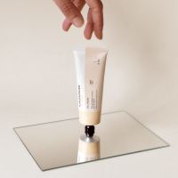 NEW KINESSENCES CARE · SOCIAL MEDIA · 10 - KIN Cosmetics